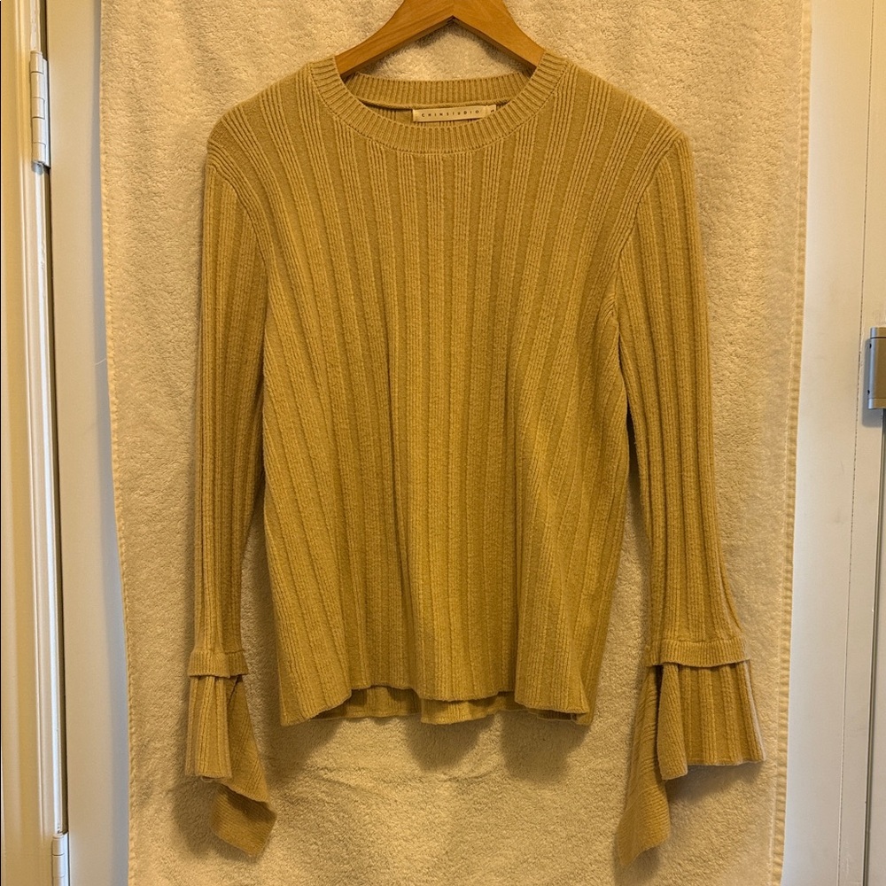 Beige ribbed long bell sleeved sweater